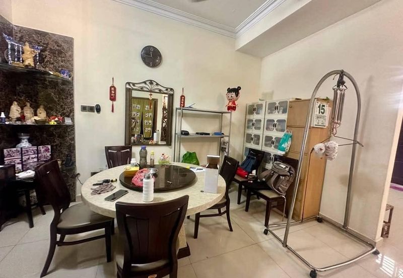 Jalan Sutera Kuning 1