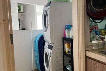 1Medini & Medini Signature