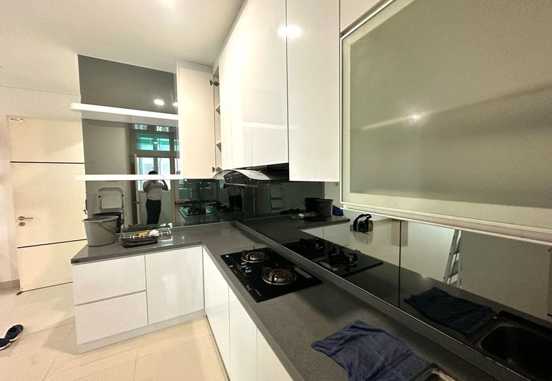 1Medini & Medini Signature