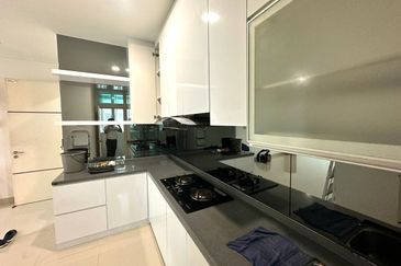 1Medini & Medini Signature