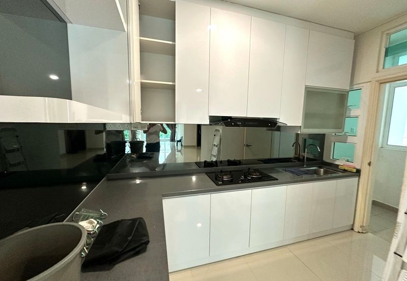 1Medini & Medini Signature