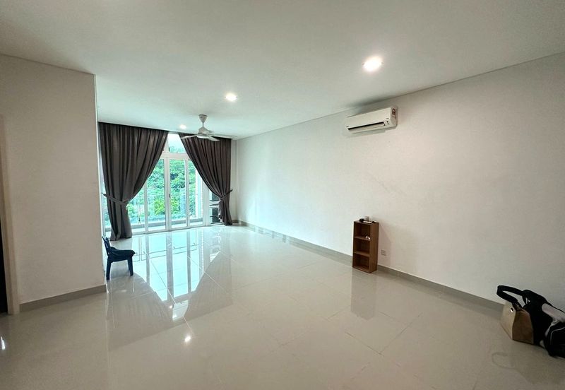 1Medini & Medini Signature