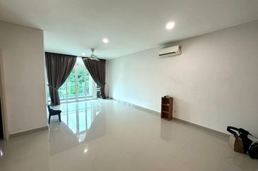 1Medini & Medini Signature