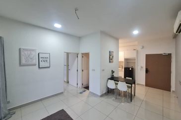 1Medini & Medini Signature