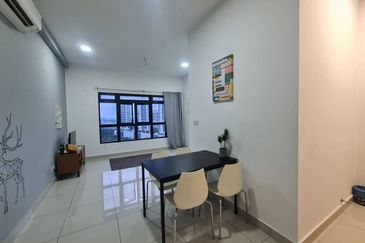 1Medini & Medini Signature