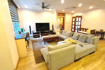 Stulang Laut / Darat