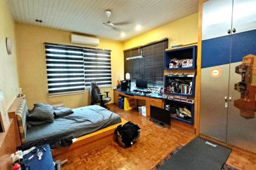 Stulang Laut / Darat