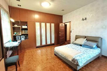 Stulang Laut / Darat