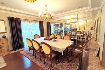 Stulang Laut / Darat