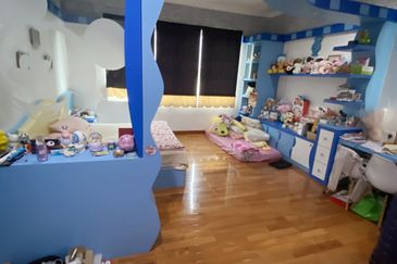 Stulang Laut / Darat