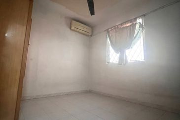Flat Taman Ungku Tun Aminah