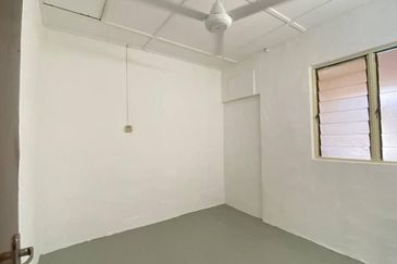 Flat Taman Ungku Tun Aminah