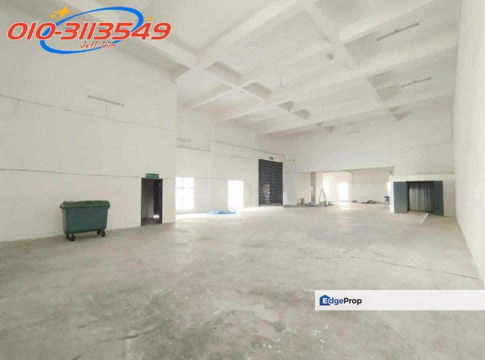 Warehouse semi-D 2.5 Storey @ Balakong, Selangor, Balakong