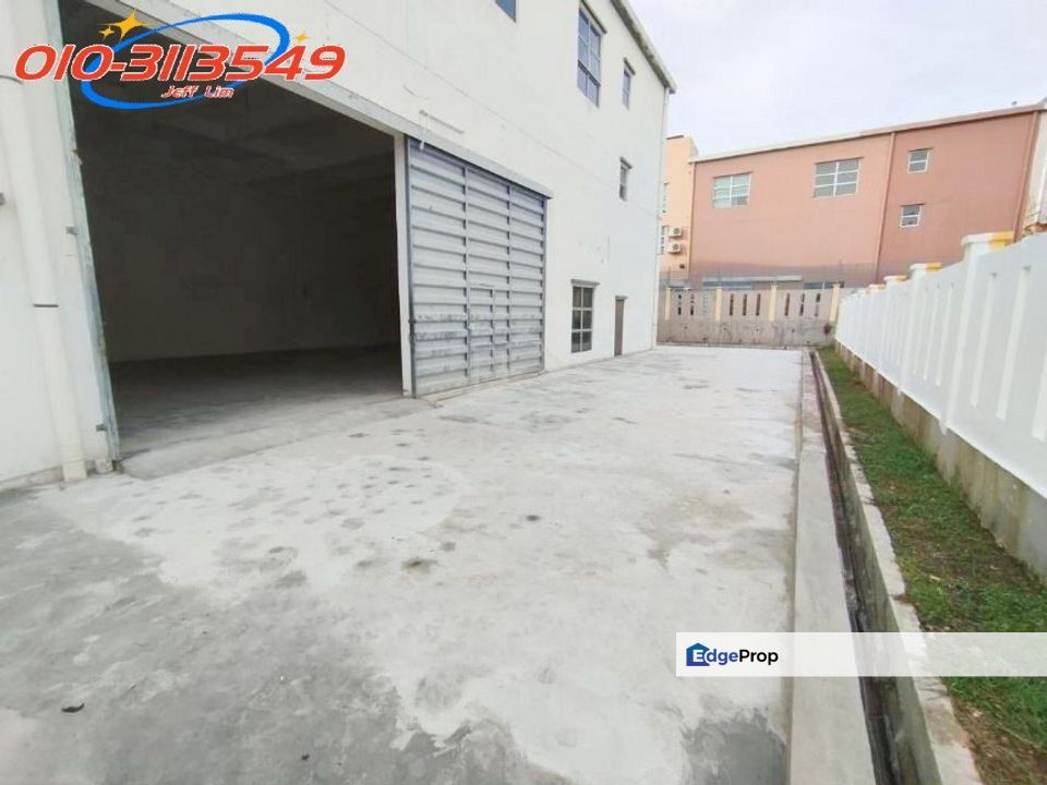 Warehouse semi-D 2.5 Storey @ Balakong, Selangor, Balakong
