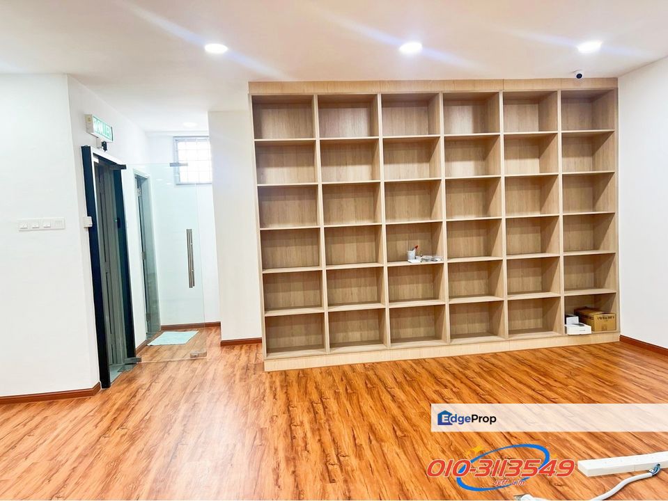 Factory 1.5 Storey @ TPK Taman Perindustrian Kinrara, Selangor, Puchong