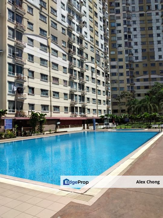 FOR SALE VISTA IMPIANA ,SERI KEMBANGAN SELANGOR ,studio APT, Selangor, Seri Kembangan