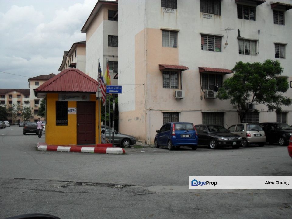  FOR SALE DAMANSARA DAMAI  SUNGAI BULOH ,HAMONRI flat, Selangor, Damansara Damai