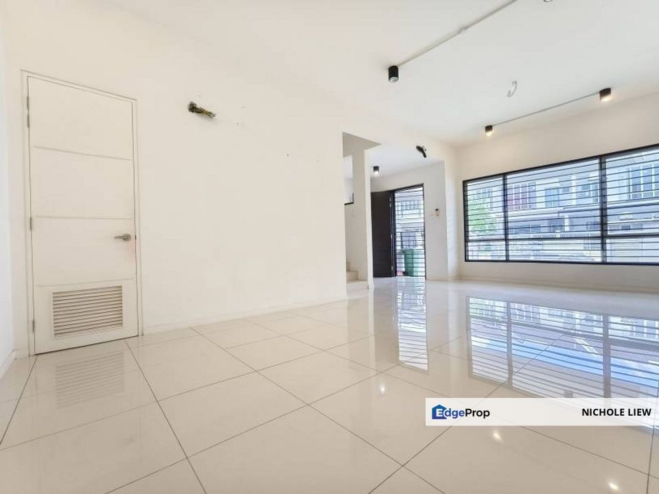 (FULL LOAN + MOVE IN CONDITION) 2 STOREY @ TROPICANA HEIGHTS, KAJANG 2, Selangor, Kajang