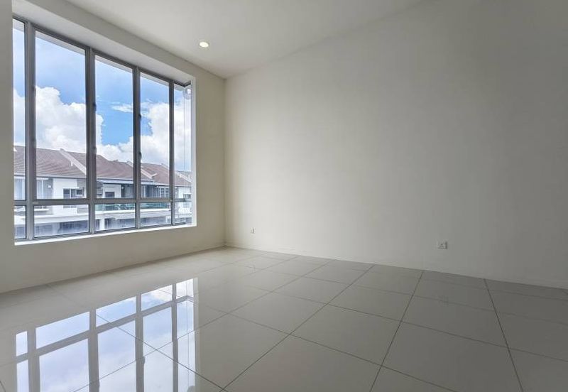 Fairfield Residences, Tropicana Heights