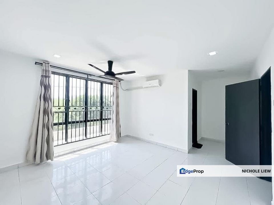 (FULL LOAN + RENOVATED + FACING OPEN) 2 STOREY @ SEMENYIH PARKLANDS, Selangor, Semenyih
