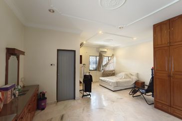 SL7, Bandar Sungai Long