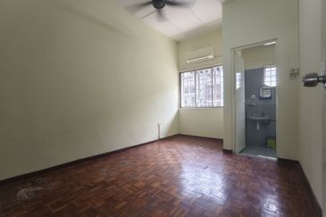 SL7, Bandar Sungai Long