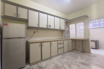 SL7, Bandar Sungai Long