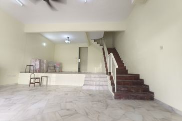 SL7, Bandar Sungai Long