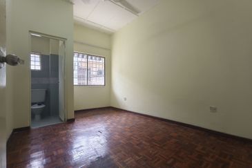 SL7, Bandar Sungai Long