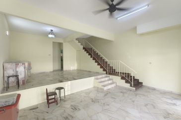 SL7, Bandar Sungai Long