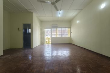 SL7, Bandar Sungai Long