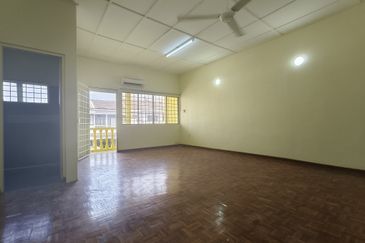 SL7, Bandar Sungai Long