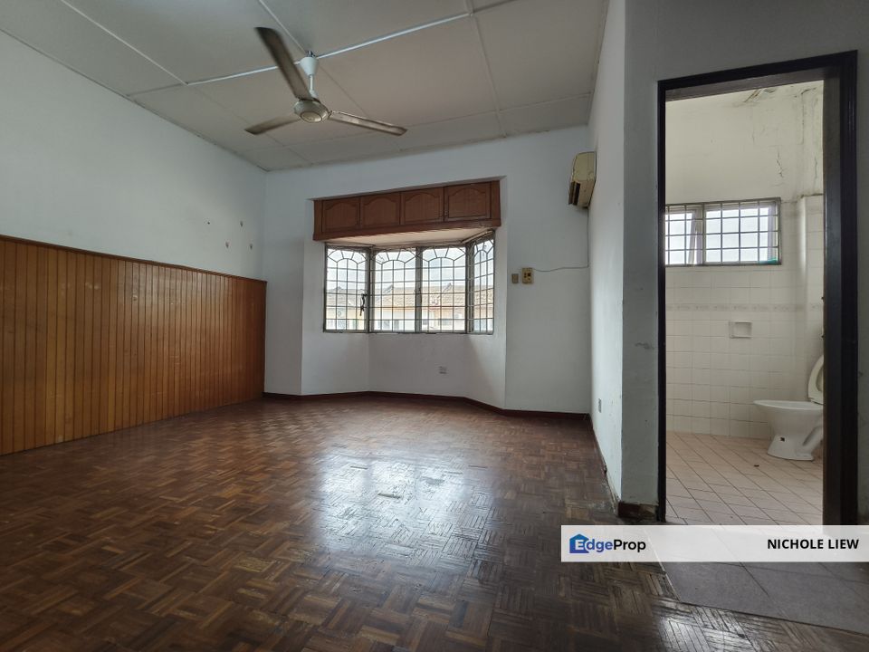 (FULL LOAN + FULLY EXTENDED) 2 STOREY HOUSE @ TAMAN KAJANG MEWAH, Selangor, Kajang