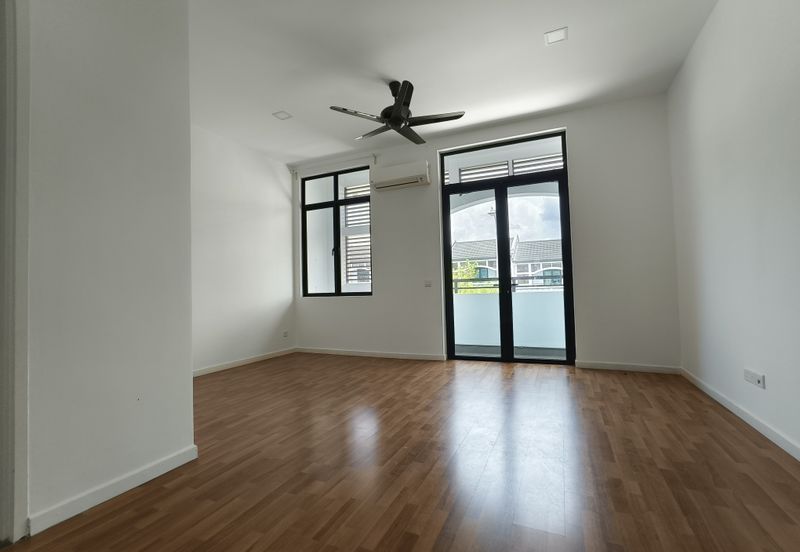 Cradleton @ Eco Majestic