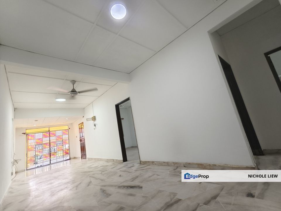 (FULL LOAN + MRT STATION + KITCHEN EXTENDED) 1 STOREY @ TAMAN KAJANG UTAMA, Selangor, Kajang