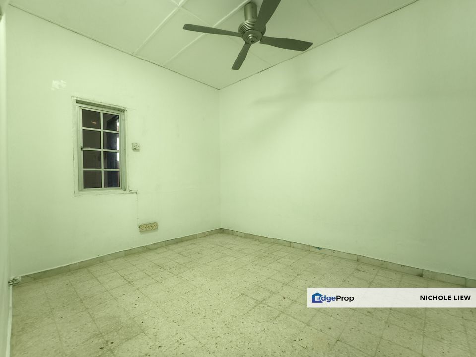 (FULL LOAN + MRT STATION + KITCHEN EXTENDED) 1 STOREY @ TAMAN KAJANG UTAMA, Selangor, Kajang