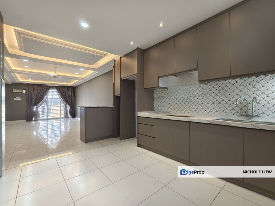 (FULLY RENOVATED + MOVE IN CONDITION) 2 STOREY @ CAMELLIA RESIDENCE, SEMENYIH, Selangor, Semenyih