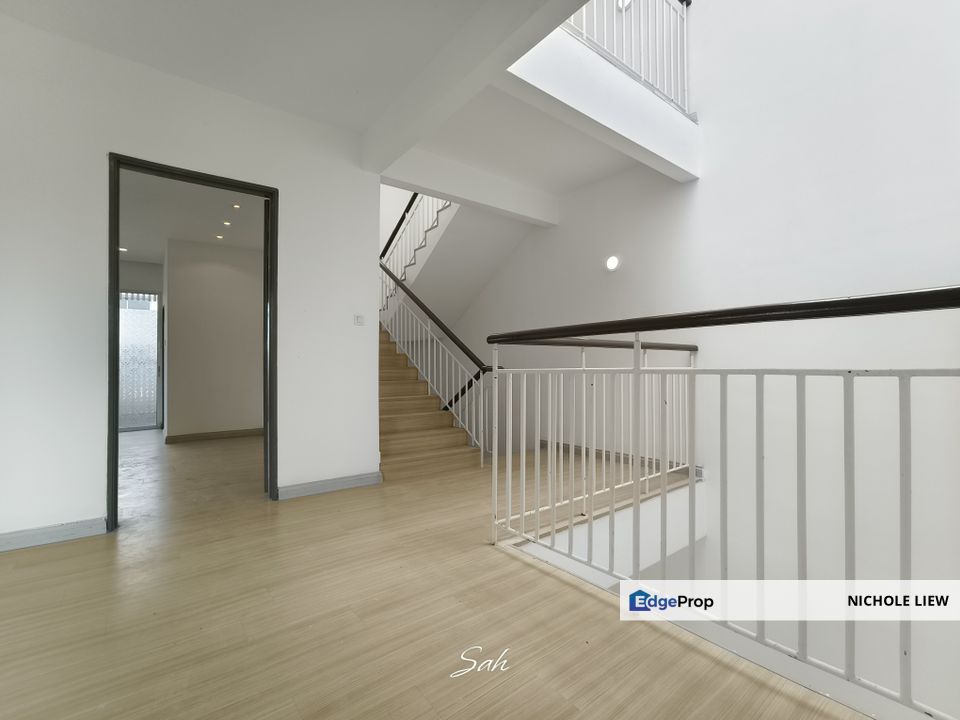 3 STOREY SUPERLINK HOUSE @ TAMAN NADAYU 92, KAJANG 2, Selangor, Semenyih
