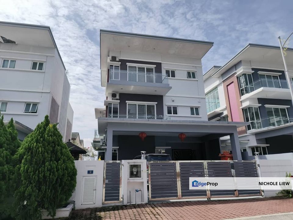 (HILL VIEW + MOVE IN CONDITION + FULLY RENOVATED) 3 STOREY BUNGALOW @ Ridgeview Residences, Selangor, Kajang