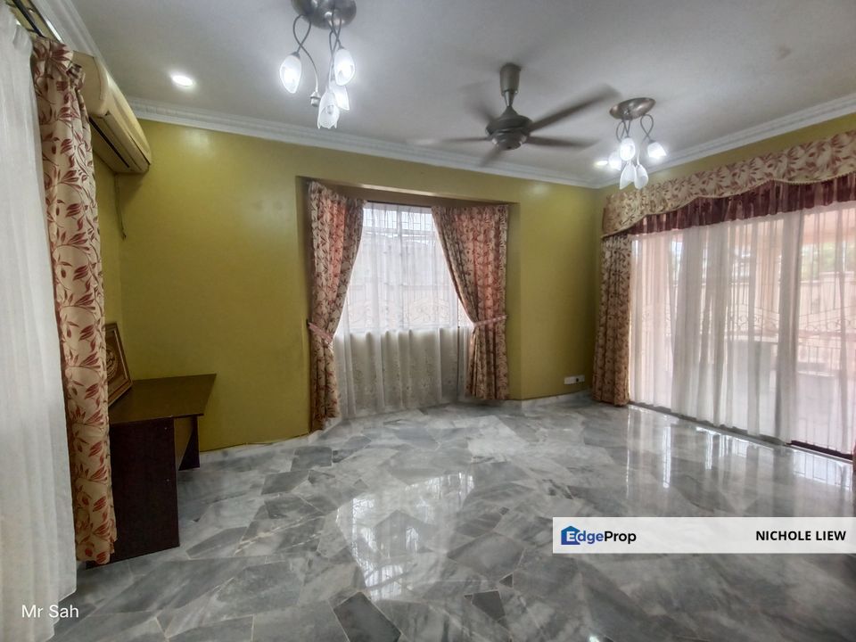 (RENOVATED + MOVE IN CONDITION) BUNGALOW HOUSE @ TAMAN TASIK SEMENYIH, Selangor, Semenyih