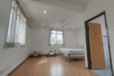 Taman Tasik Semenyih (Lake Residence)