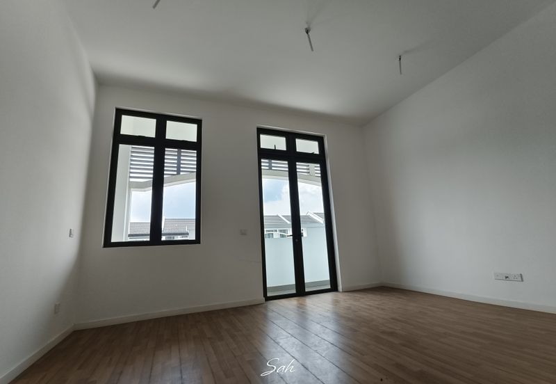 Cradleton @ Eco Majestic