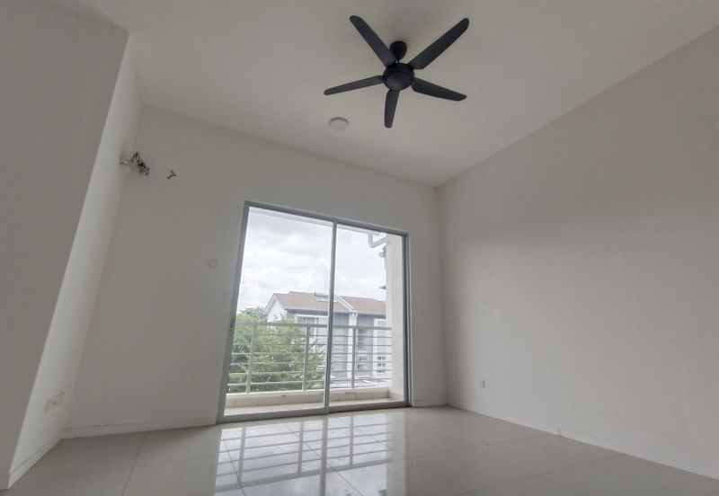 Parkfield Residences, Tropicana Heights