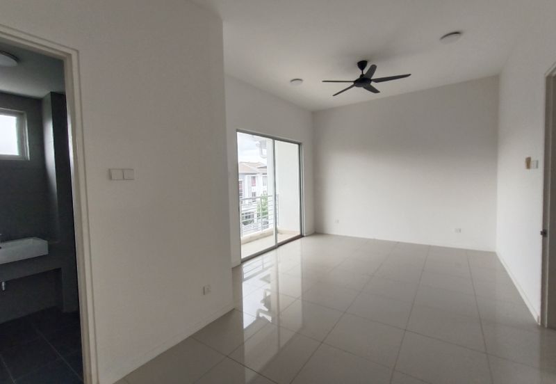 Parkfield Residences, Tropicana Heights