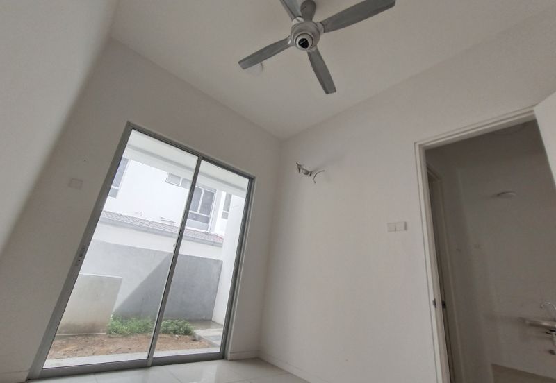 Parkfield Residences, Tropicana Heights