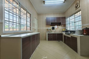 Bandar Tun Hussein Onn