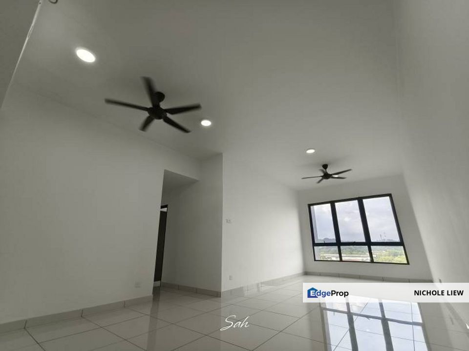 (3 ROOMS + AIRCONDS) KIARA PLAZA @ SEMENYIH, Selangor, Semenyih