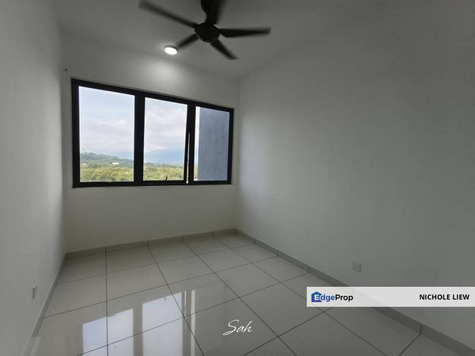 (3 ROOMS + AIRCONDS) KIARA PLAZA @ SEMENYIH, Selangor, Semenyih