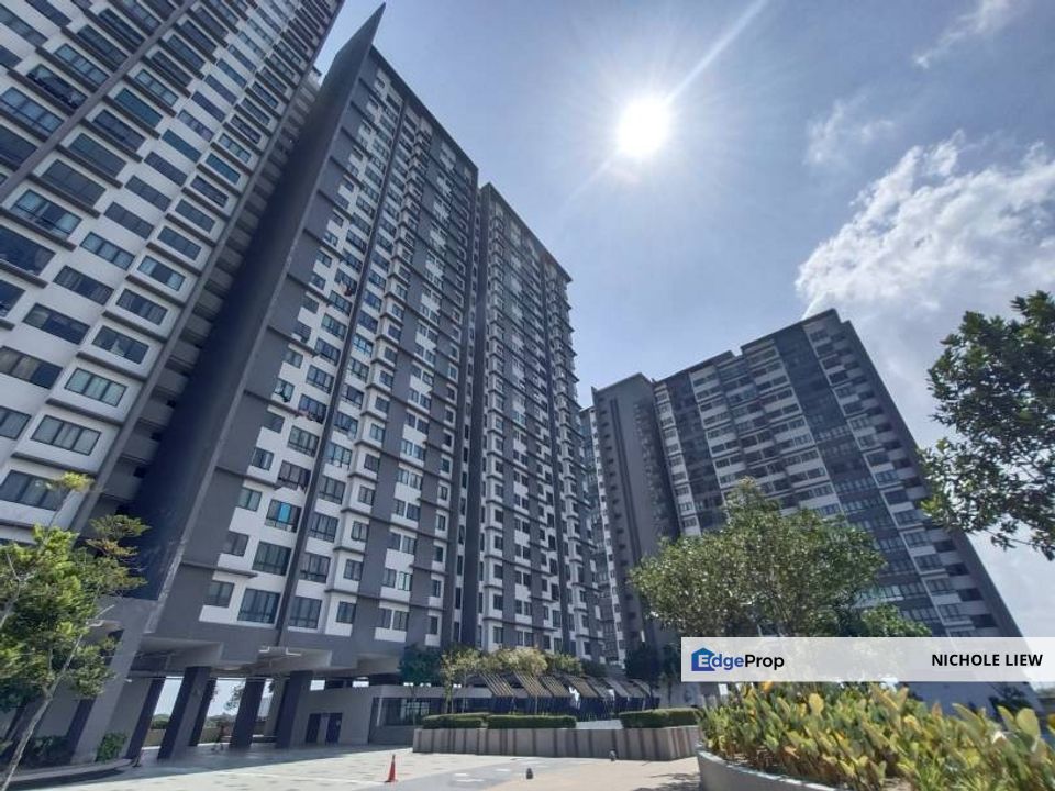 (3 ROOMS + AIRCONDS) KIARA PLAZA @ SEMENYIH, Selangor, Semenyih