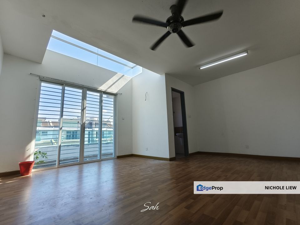 (FULL LOAN 24x70 INDIVIDUAL TITLE) 2 STOREY SUPERLINK @ TAMAN TIARA EAST SEMENYIH DIAMOND CITY ECO FOREST, Selangor, Semenyih